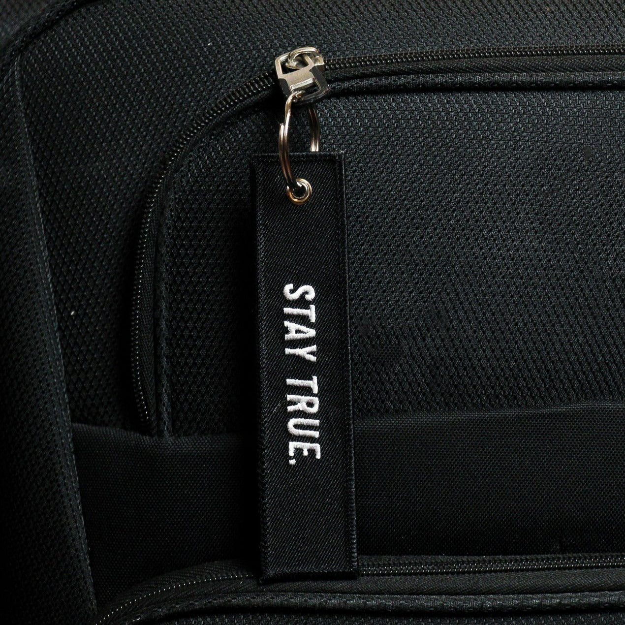 Stay True Travel Tag